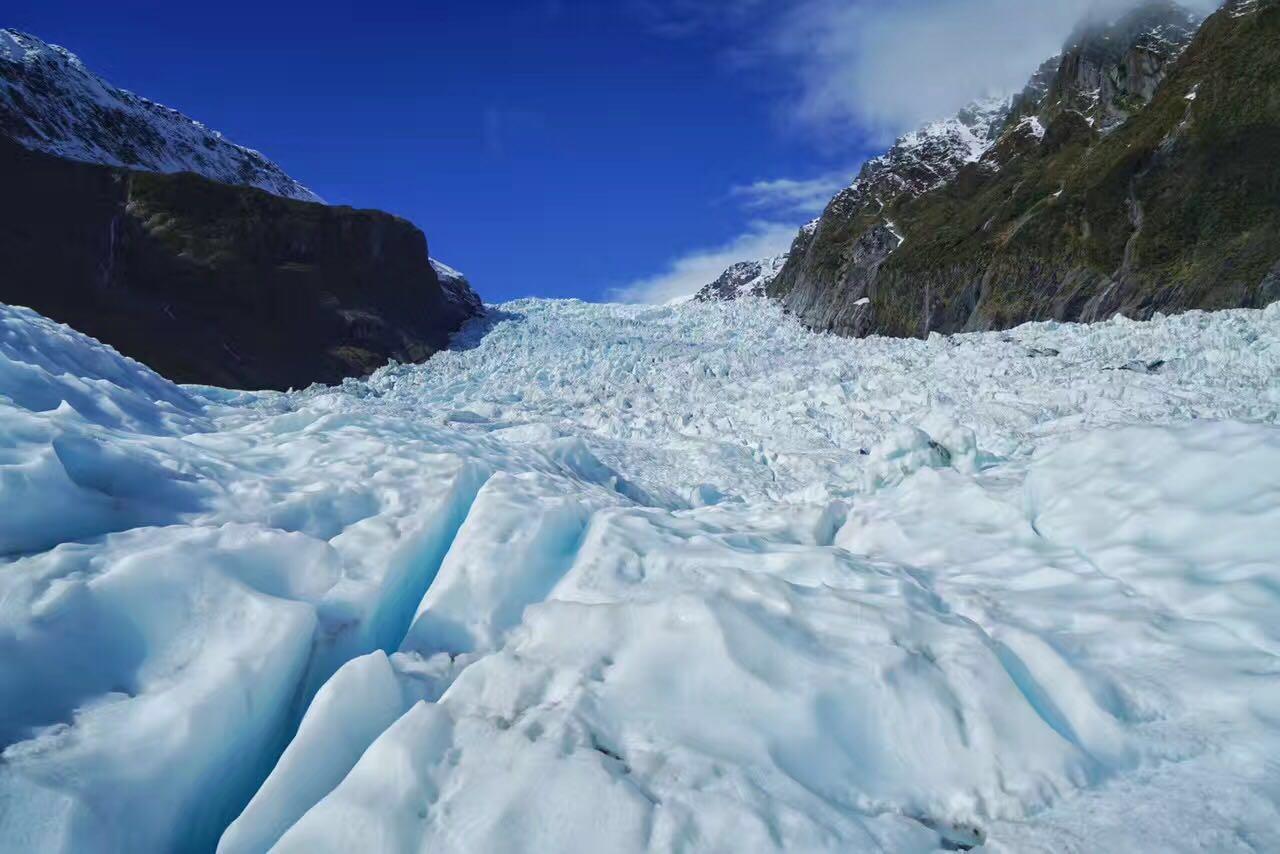 冰山雪地的奇妙世界探索之旅