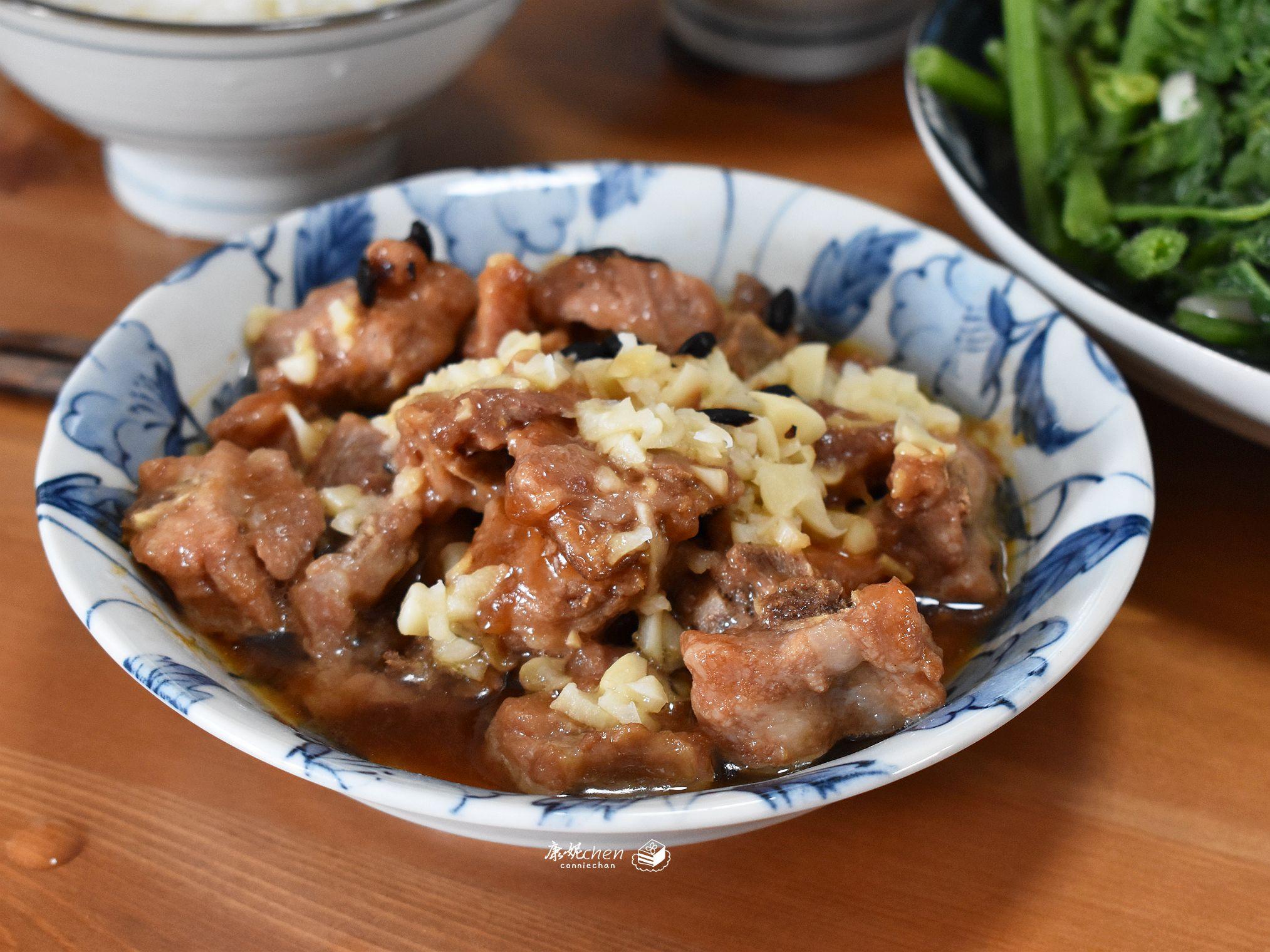 排骨与搭配菜的烹饪艺术，打造美味餐桌盛宴